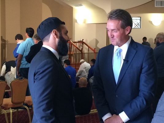 Yaser Ali hosts U.S. Senator Jeff Flake at Local Mosque